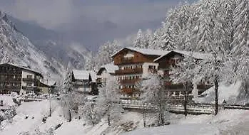 Des Alpes 3*